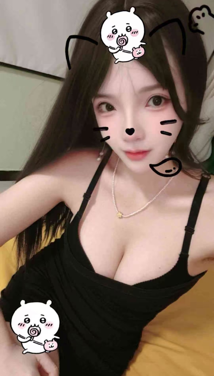 白嫩丰满长腿美妞瑶瑶