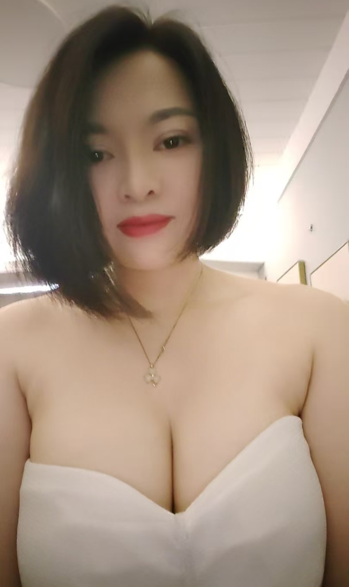 爆乳兼职少妇夏沫