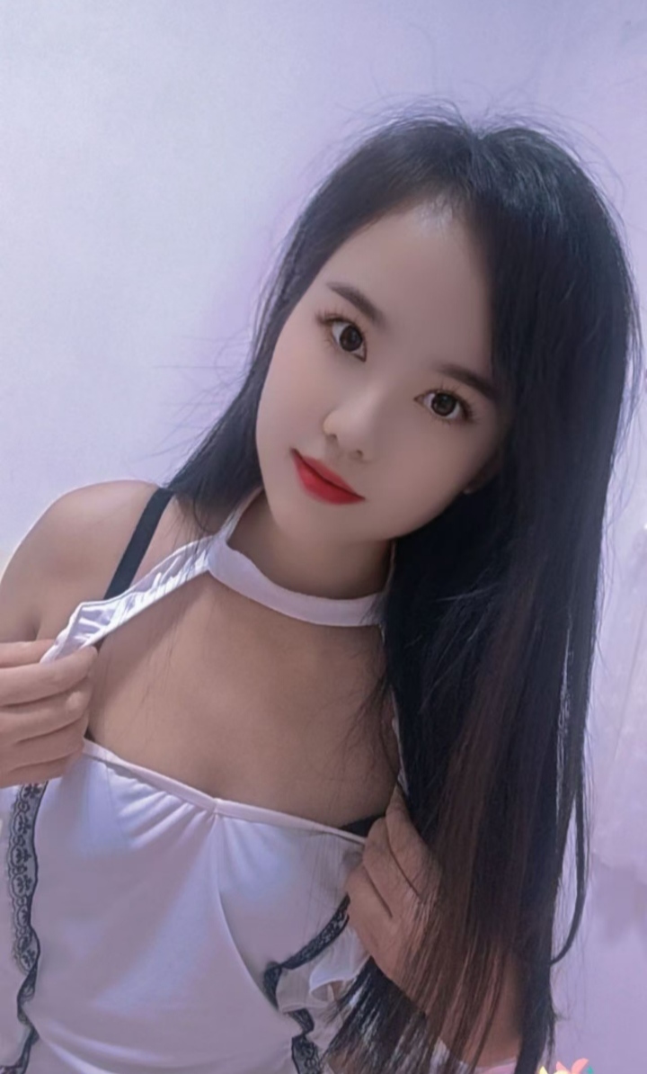 眼镜制服辣妹安琪儿