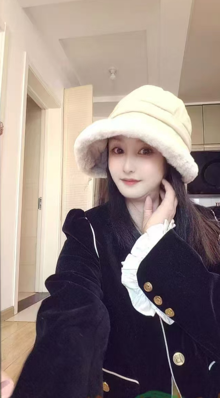 铁西大肉弹反差妞露露