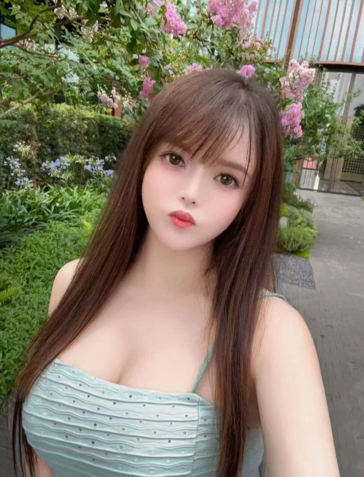 天心爆乳辣妹小艾