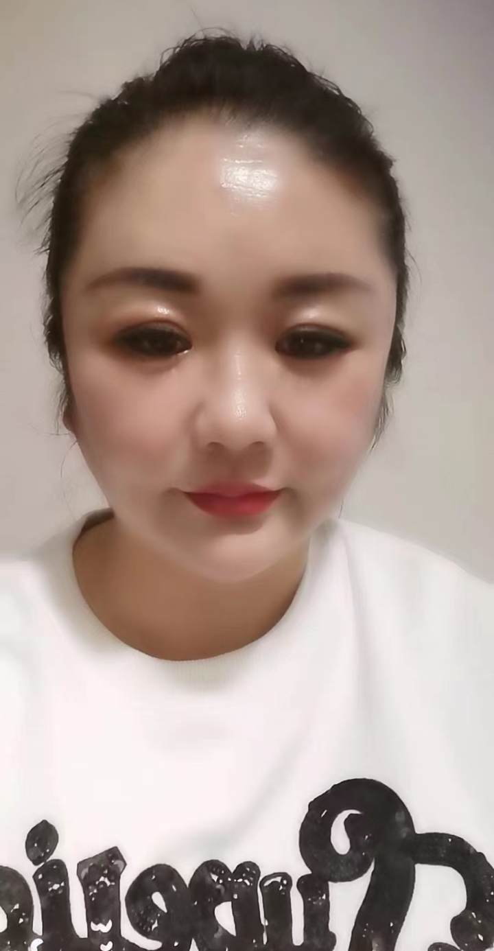 服务系小姐姐于晴