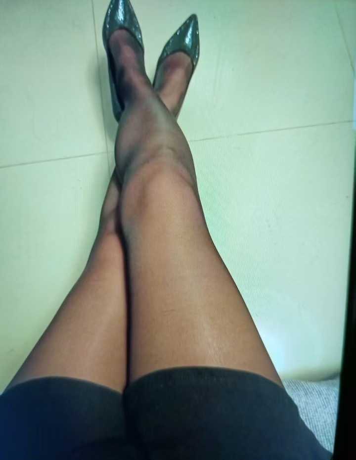 泉山高挑服务系少妇