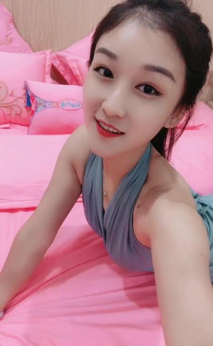 丰满小蛮腰辣妹萌萌