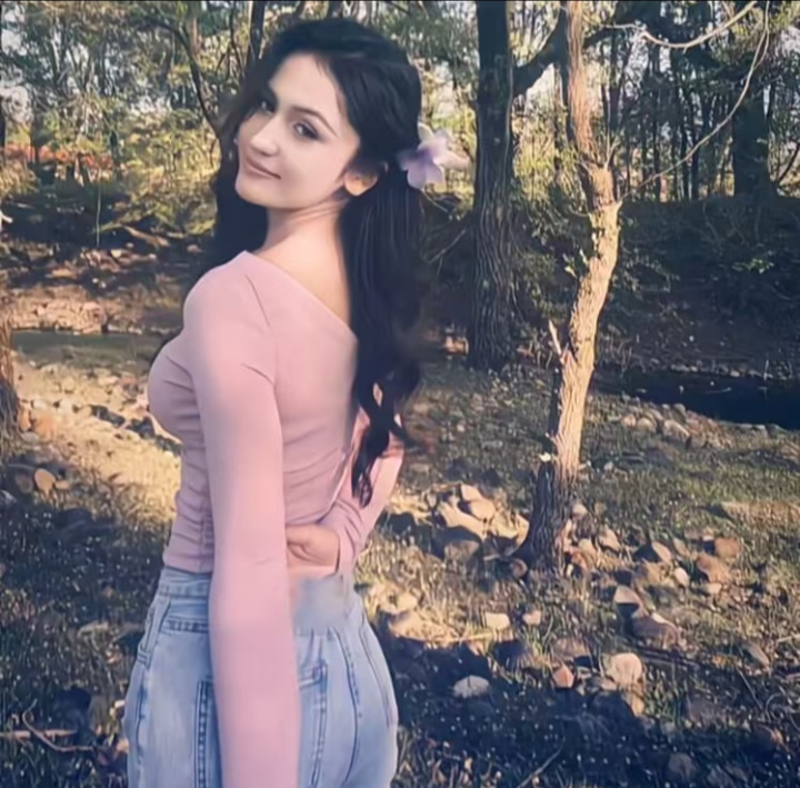 建邺混血辣妹程程