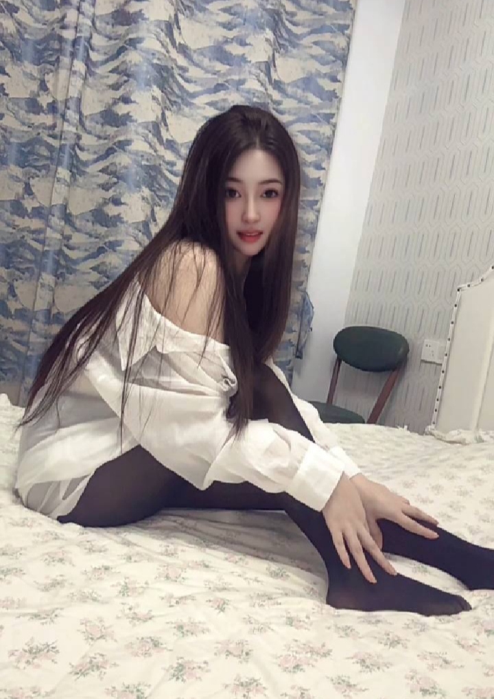 黑丝美腿辣妹多多