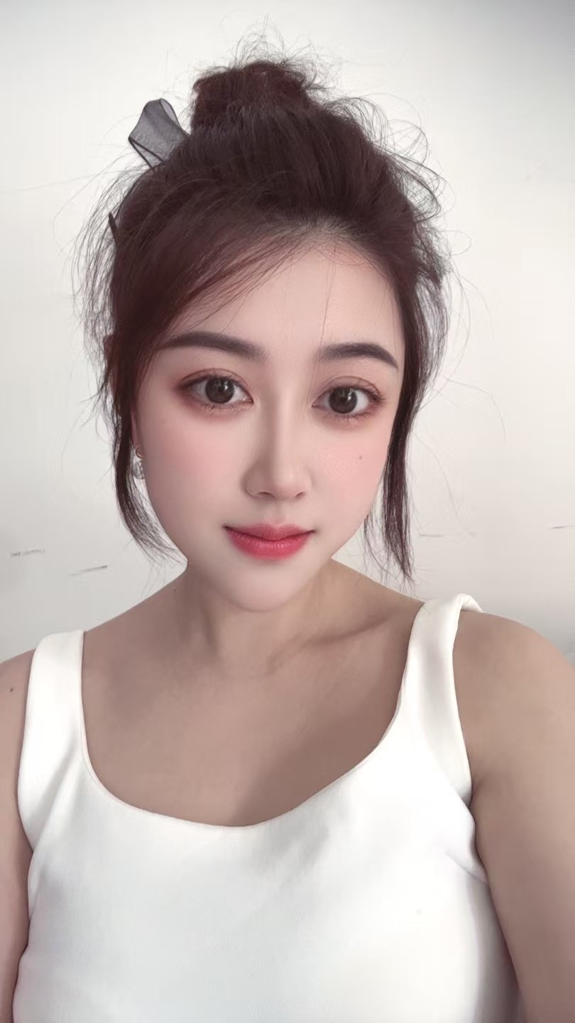 白云梅花园奶油 制服女郎 角色扮演 白嫩大胸