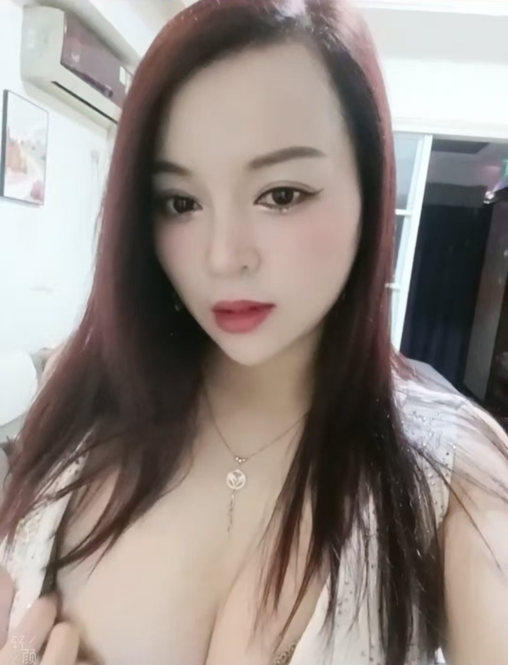 相城爆乳夏娃的诱惑