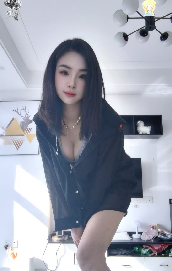 长腿美乳辣妹小谨