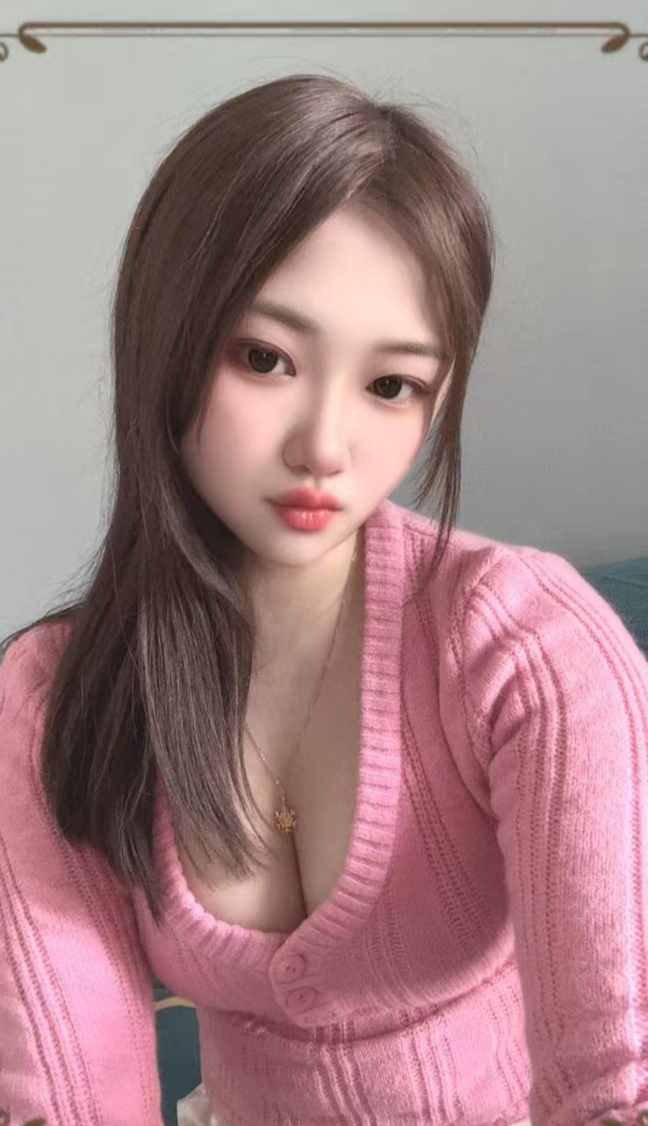 白嫩丰润辣妹二乖