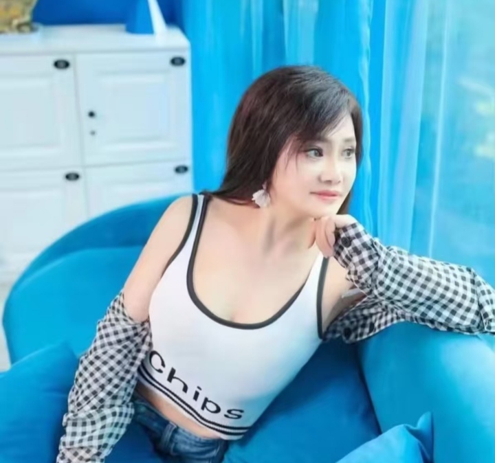 服务系小姐姐花花