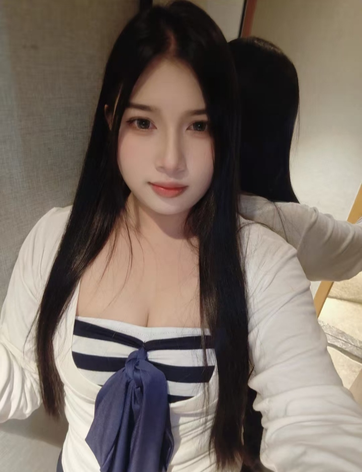 微胖极品美乳小师妹