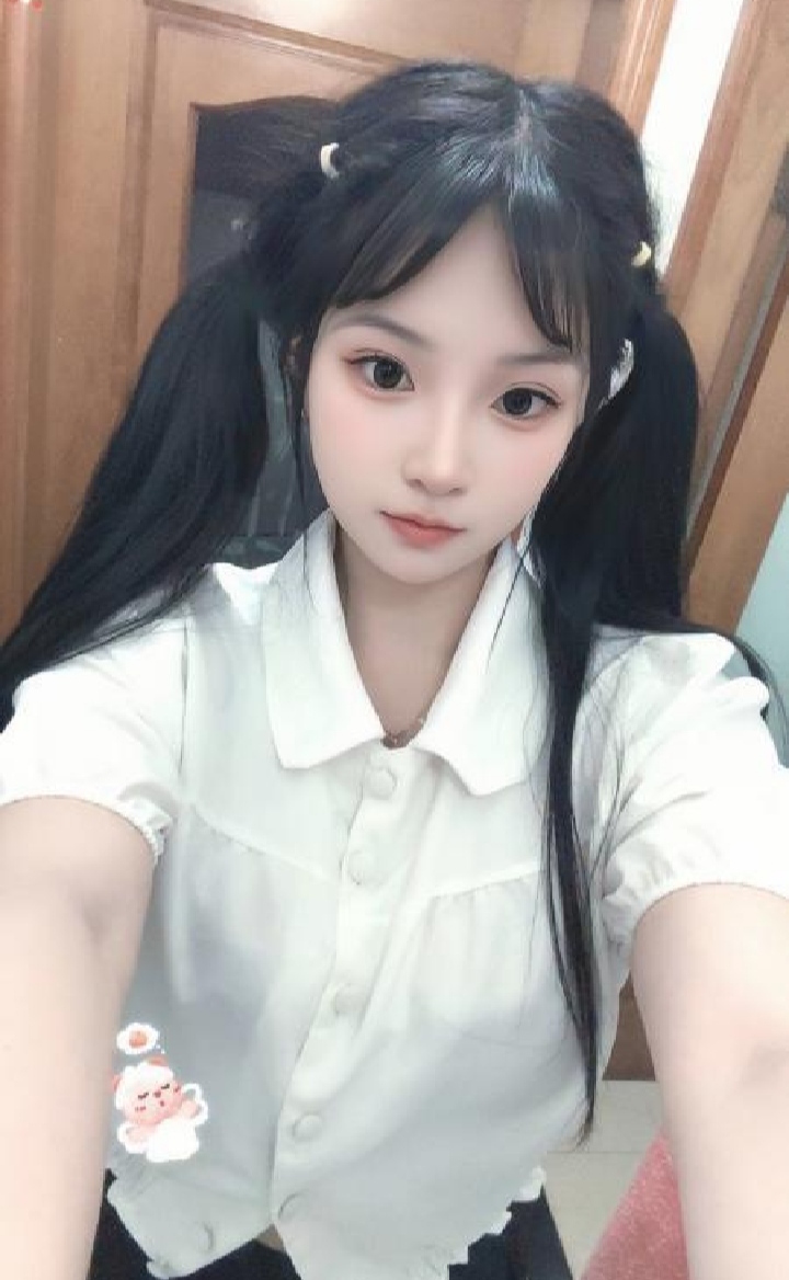 闵行童颜巨乳制服甜妹