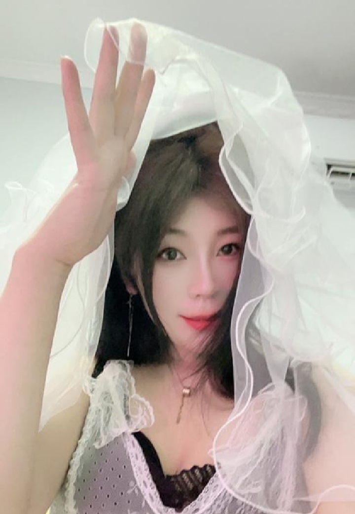 美艳服务系小姐姐