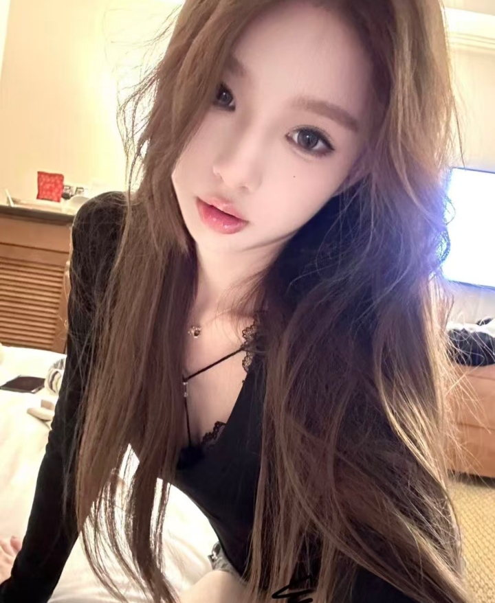 魅惑诱人辣妹小竹