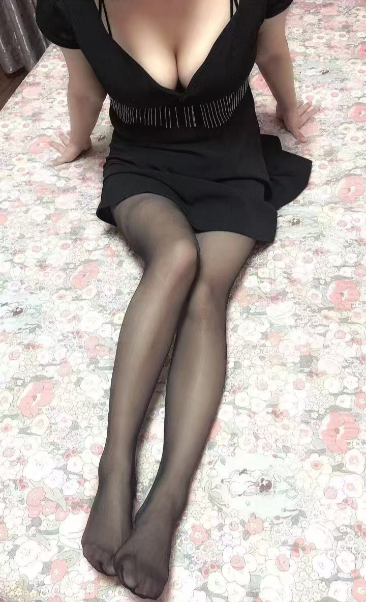 宿豫白皙丰润辣妹