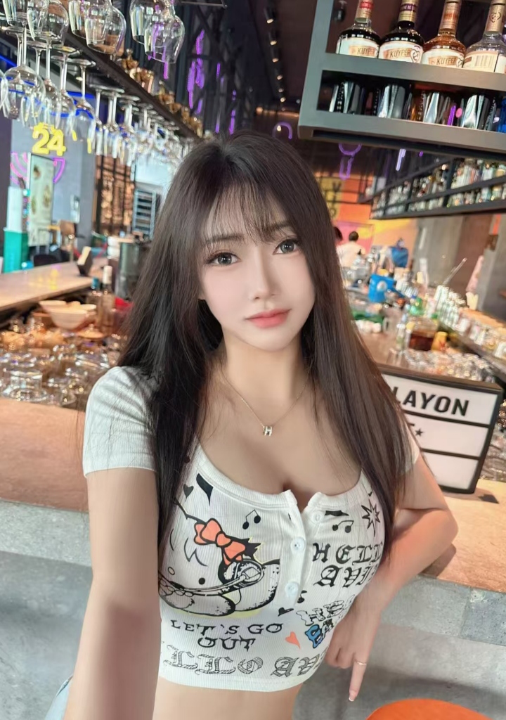 极品美乳辣妹草莓