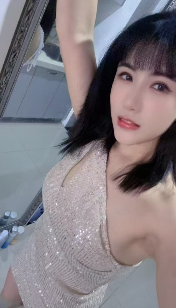 雨花白嫩甜妹笑笑