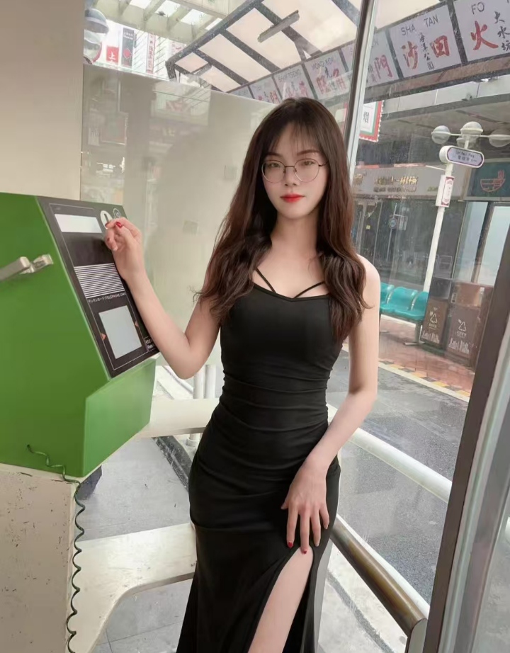 长腿眼镜妹小狐狸