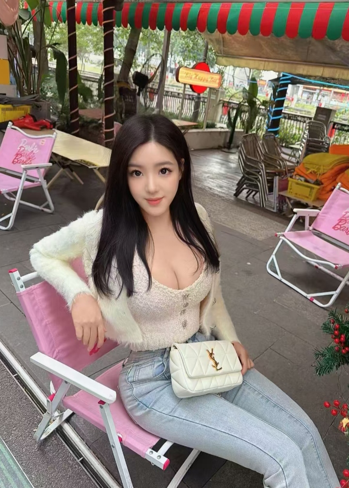 兼职美乳辣妹糖糖