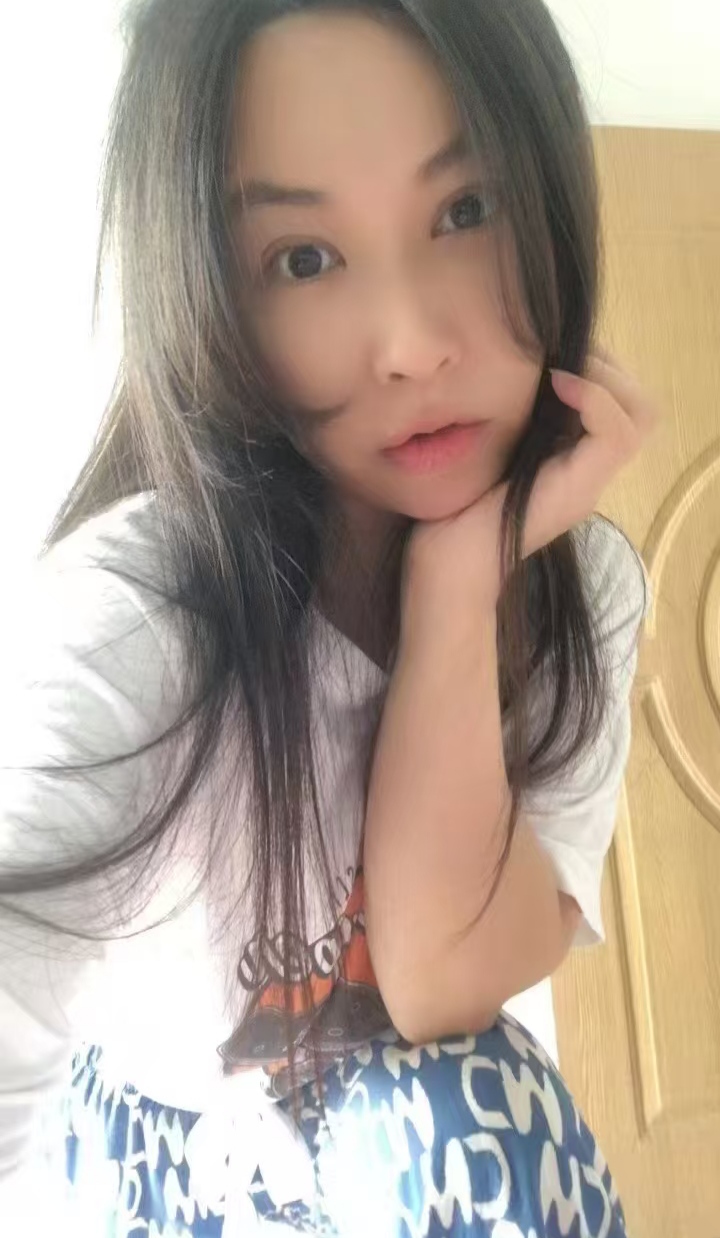 大良性感辣妹小小