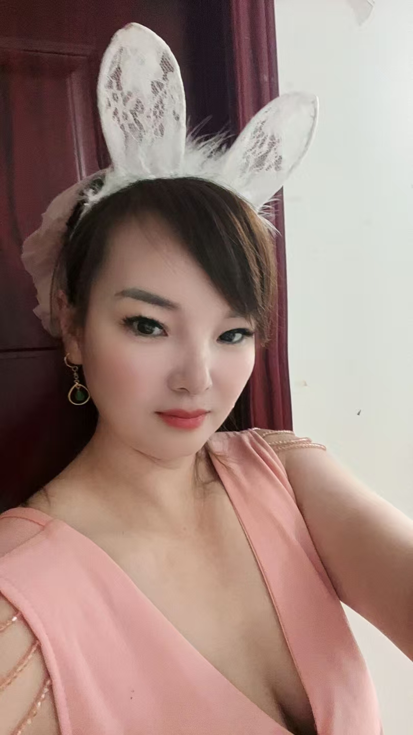 丰满服务系少妇艾瑞