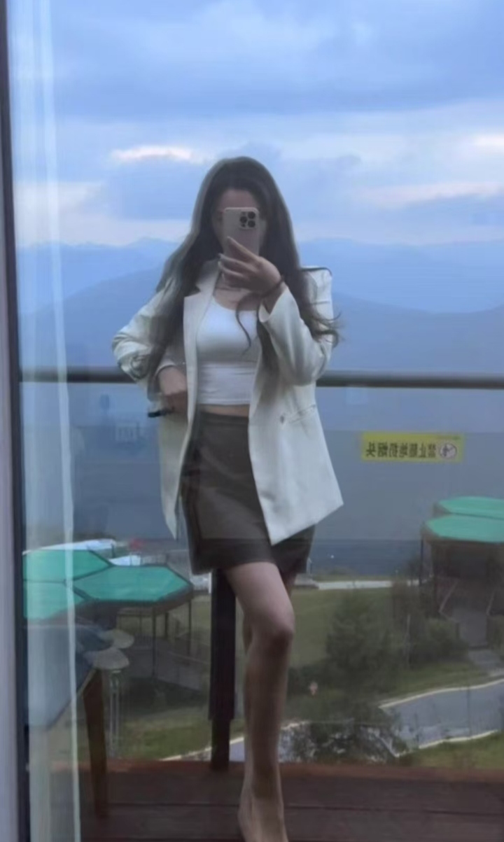 伍家岗长腿辣妹蕊儿