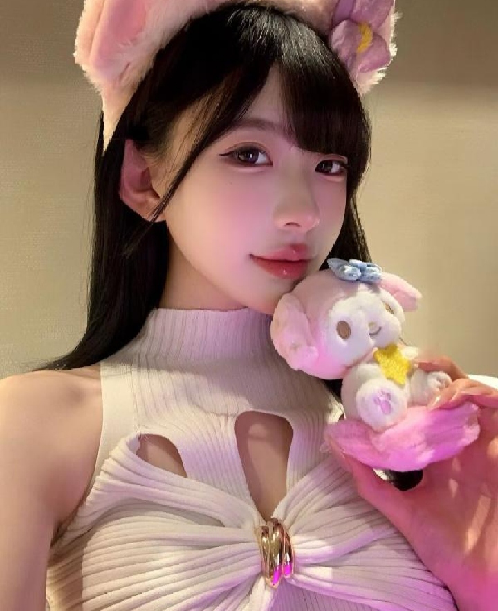 雨花白嫩诱人小女友