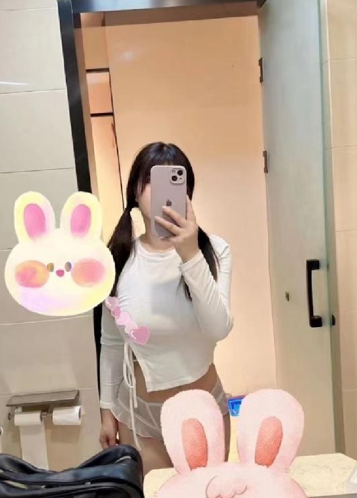 再刷巨乳辣妹小菠菜