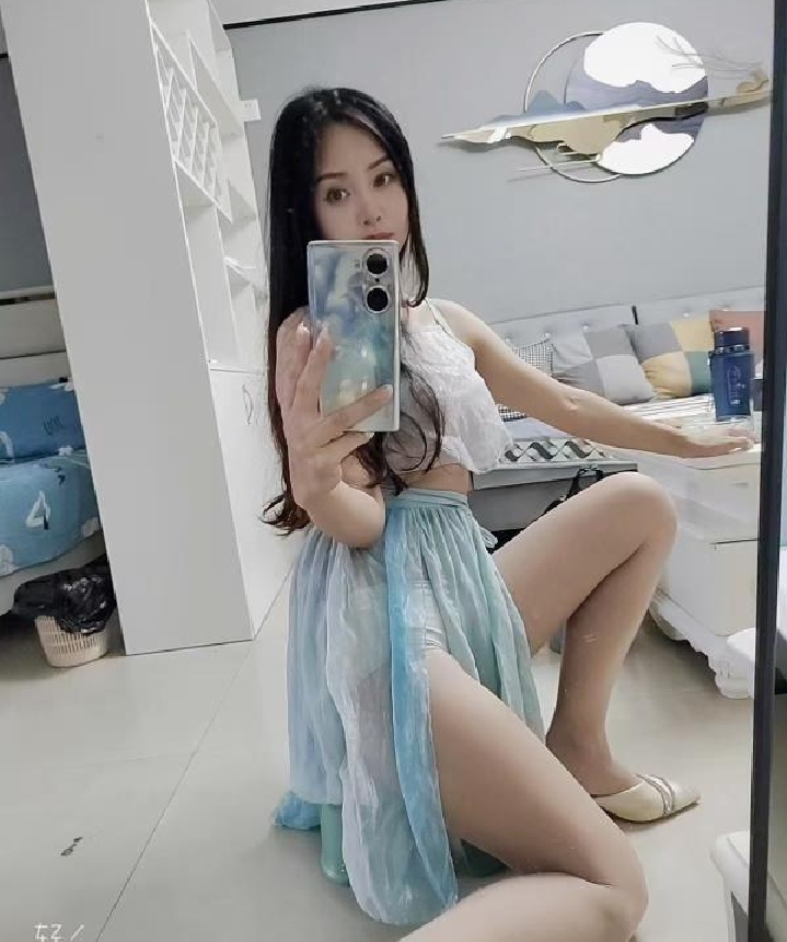 美艳情趣摩登女郎