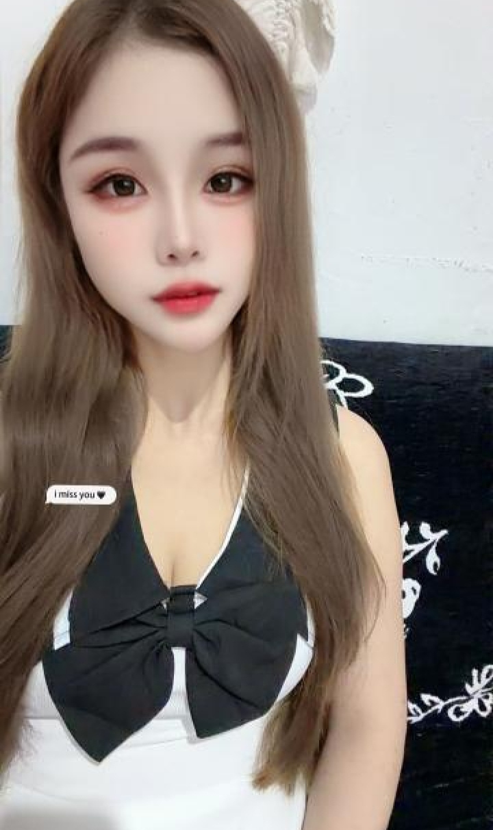 白云美艳性感辣妹