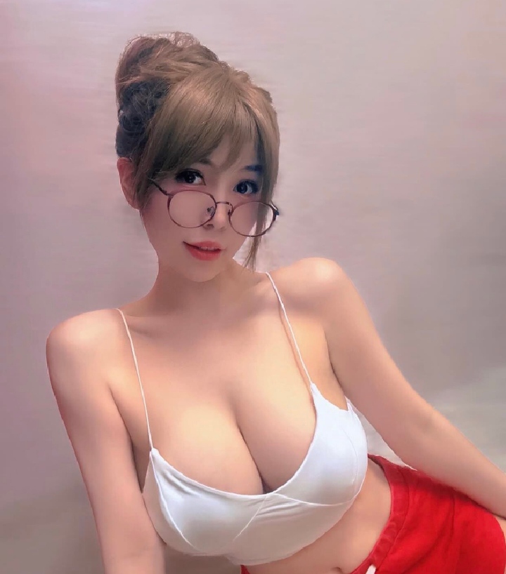 吴中勾人大奶妹