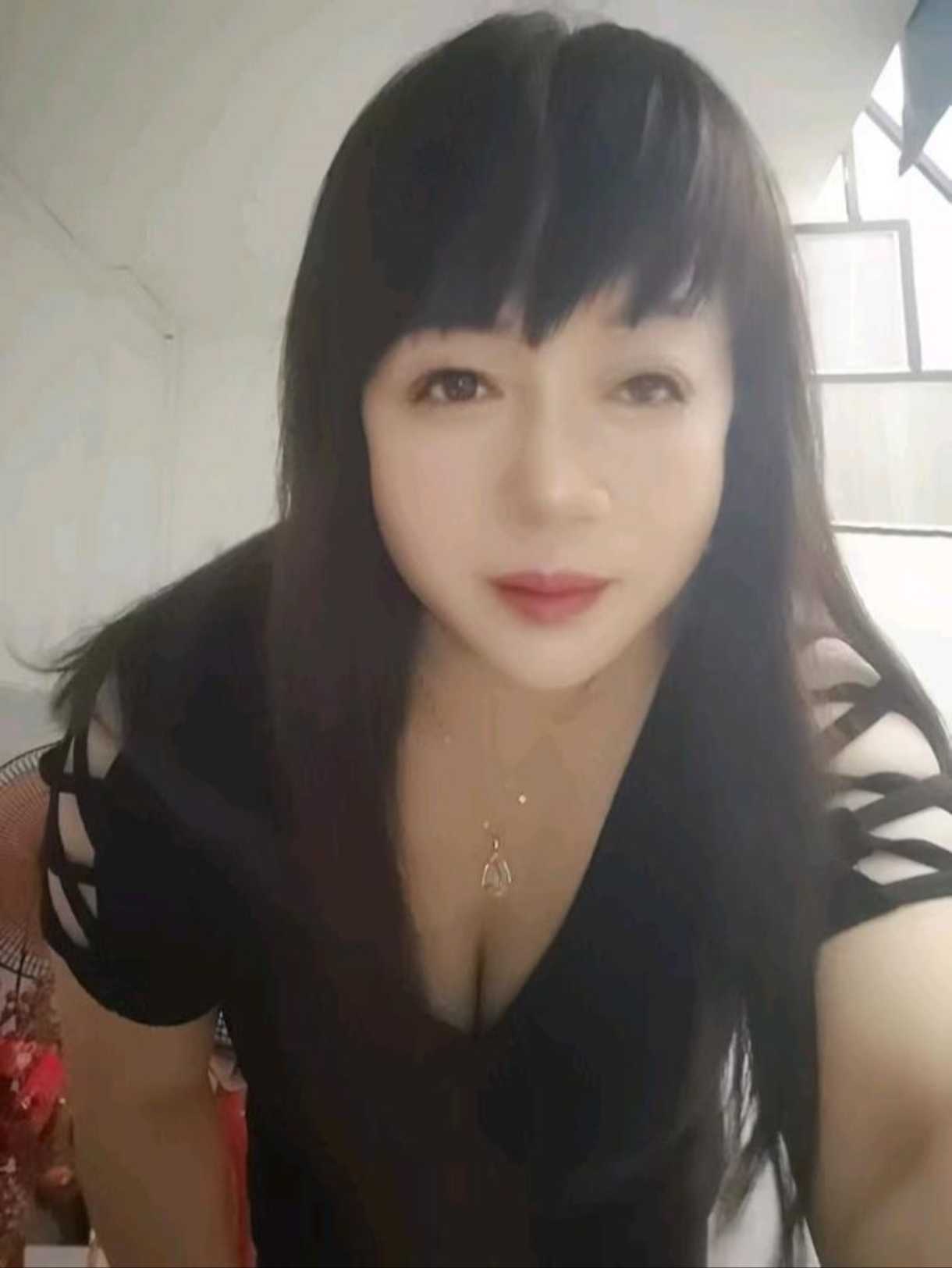 重庆风Sao熟女 风情万种 天河石牌东艳艳