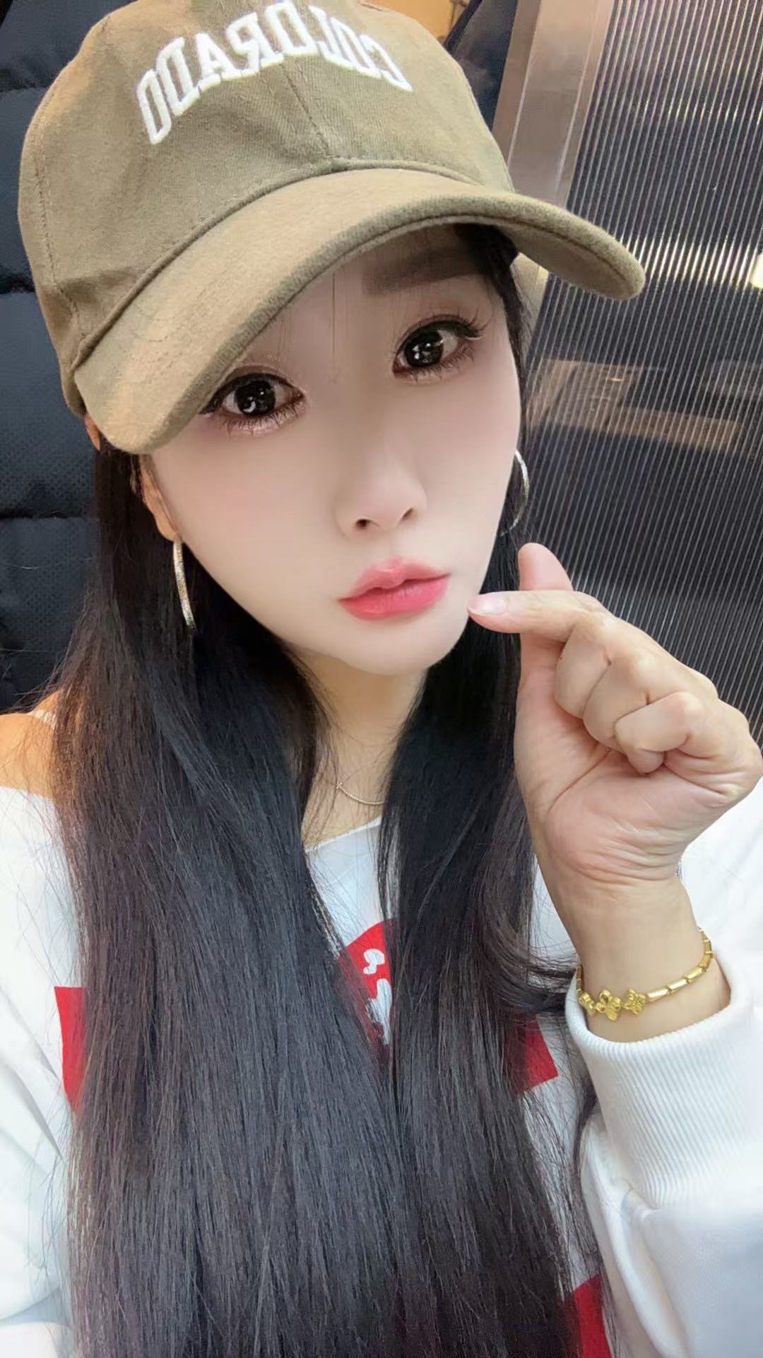 多人、户外、直播，露出