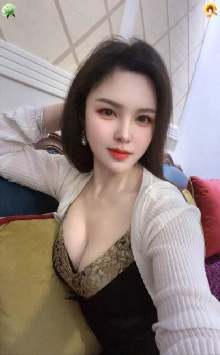 服务系大奶欲女晴晴