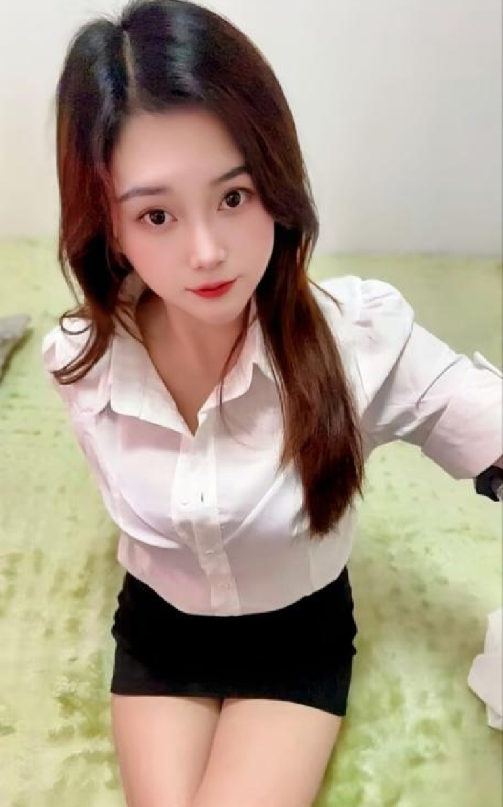 丰润制服眼镜美妞
