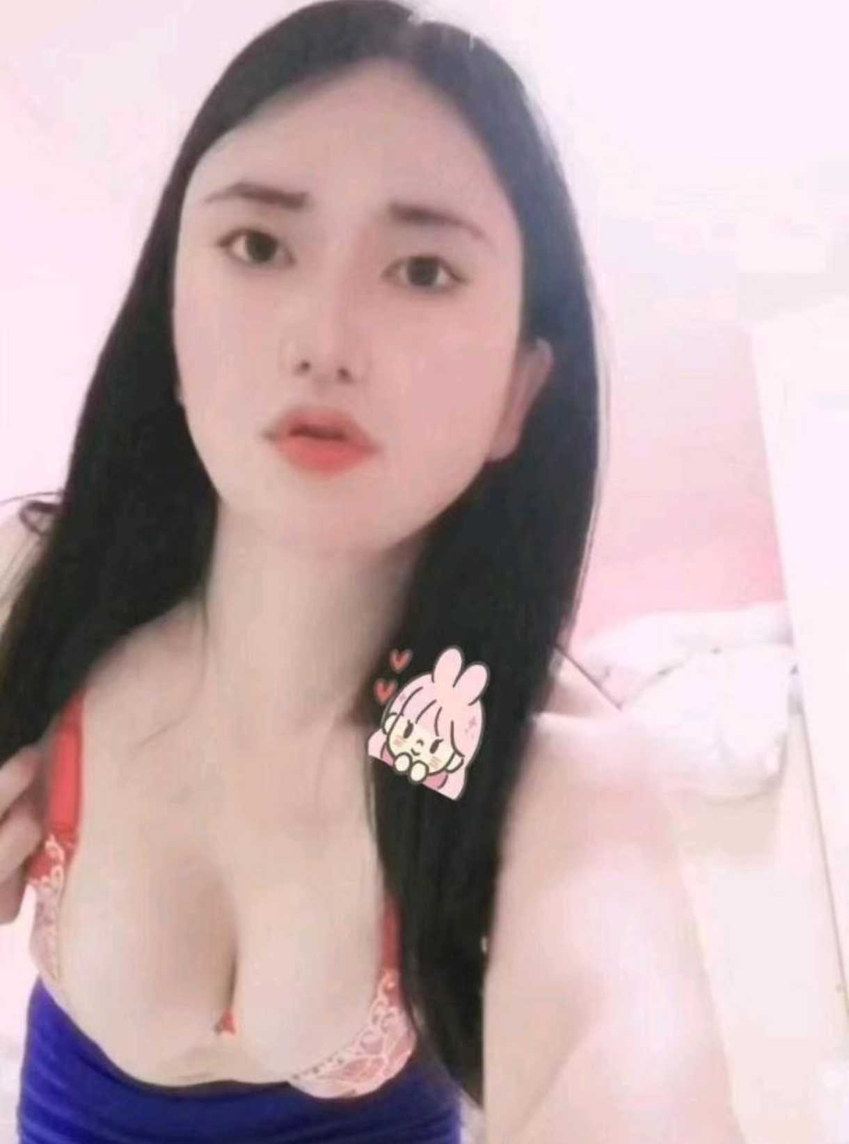 天河云岗花儿 极品胸 手感好 翘臀欲女少妇