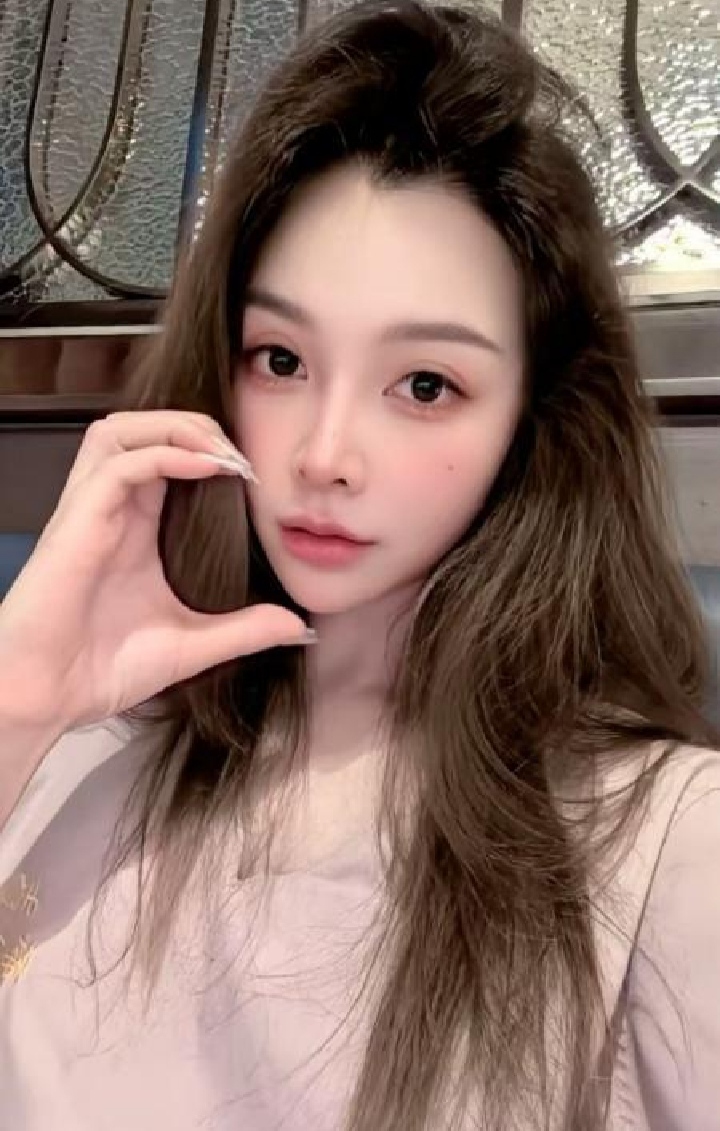 秦淮诱人御姐糖果