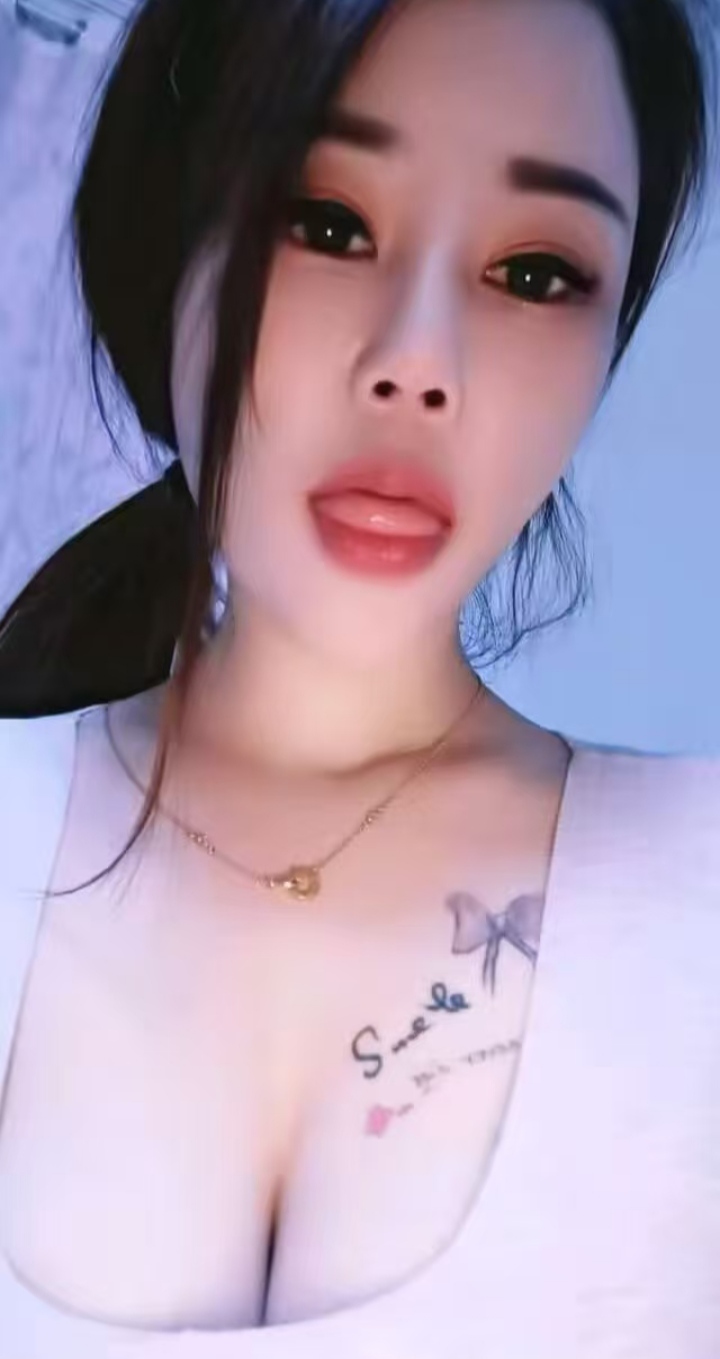 大肉弹情欲小姐姐佳佳