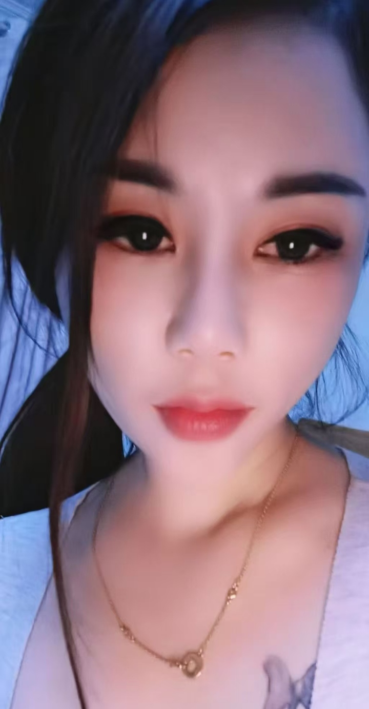 大肉弹情欲小姐姐佳佳