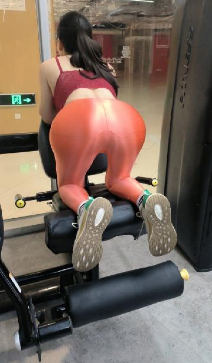 绝活制服水床少妇