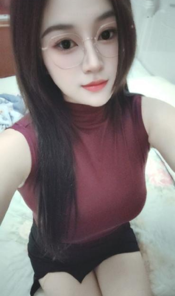 丰润眼镜美御姐咪咪