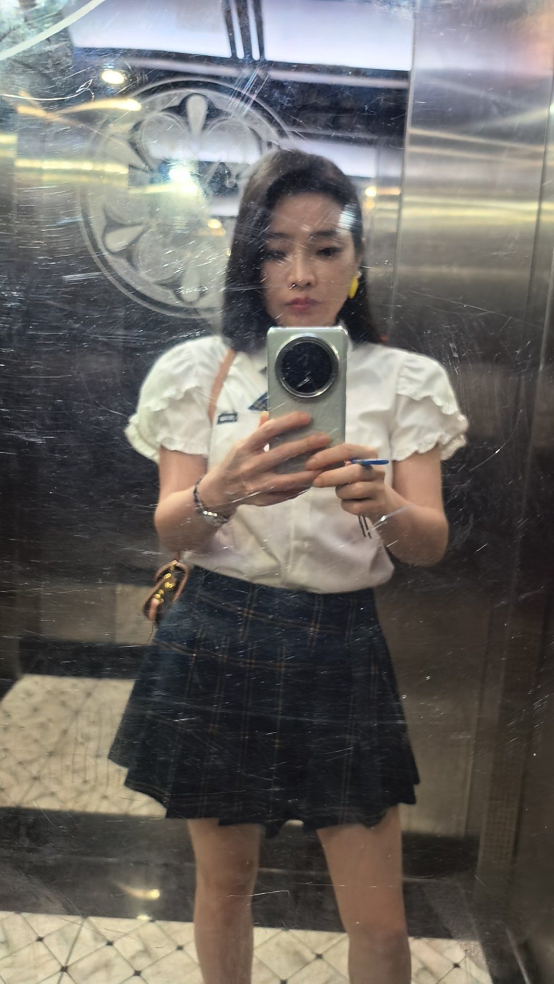 白云人和柳儿 36e 是你一手无法掌握的女人