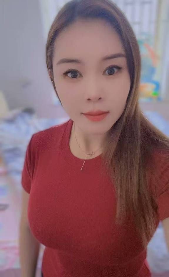 来自贵州在西山区南亚附近的小姐姐