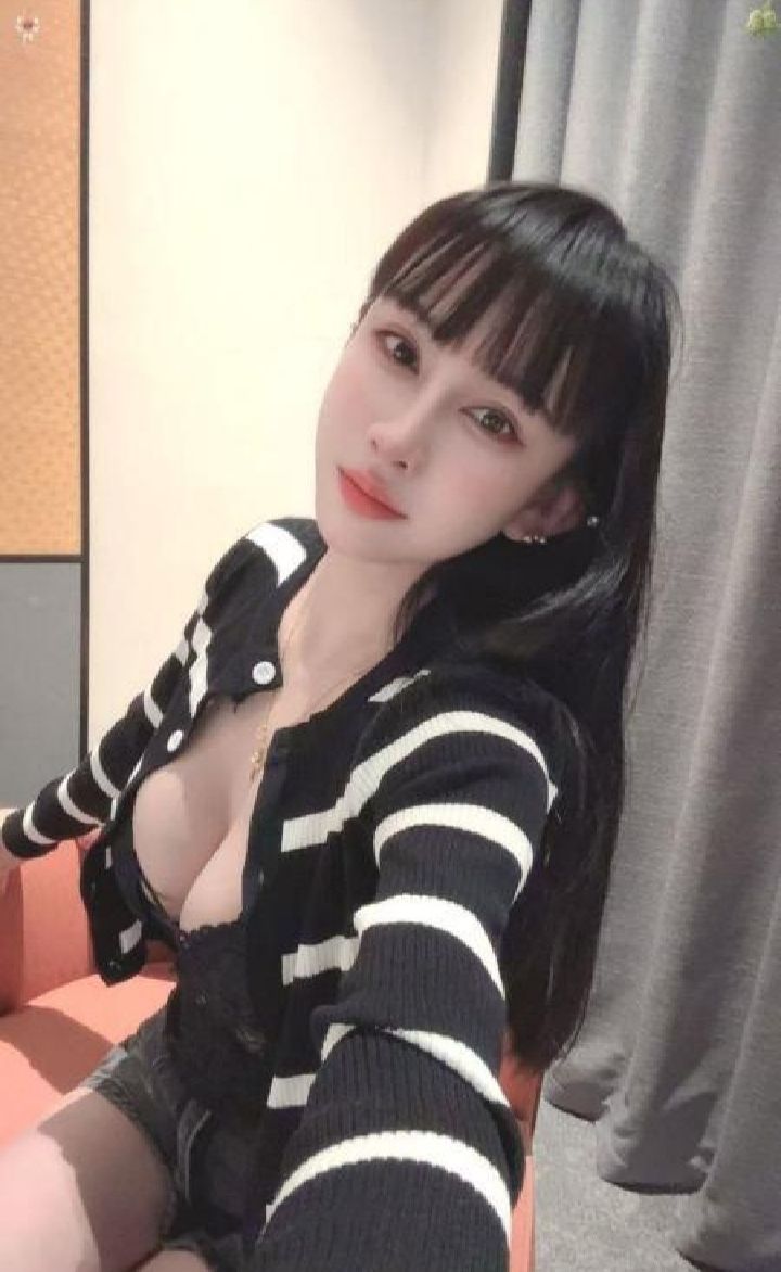 戈江情趣大胸川妹