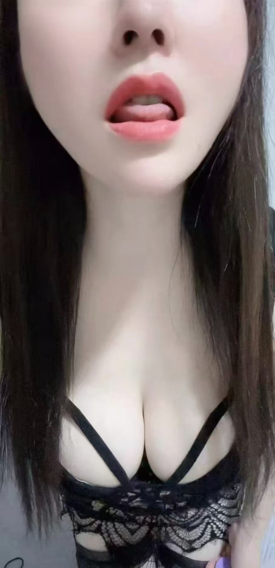 风情万种的美艳御姐