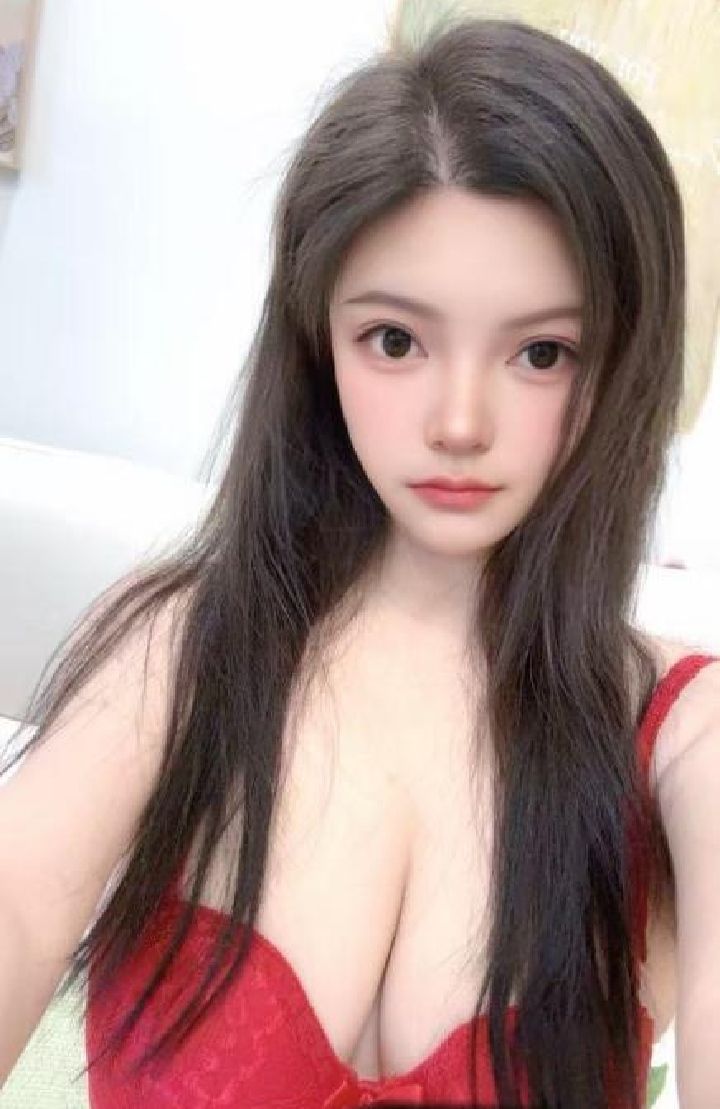 二道d奶大眼萌妹