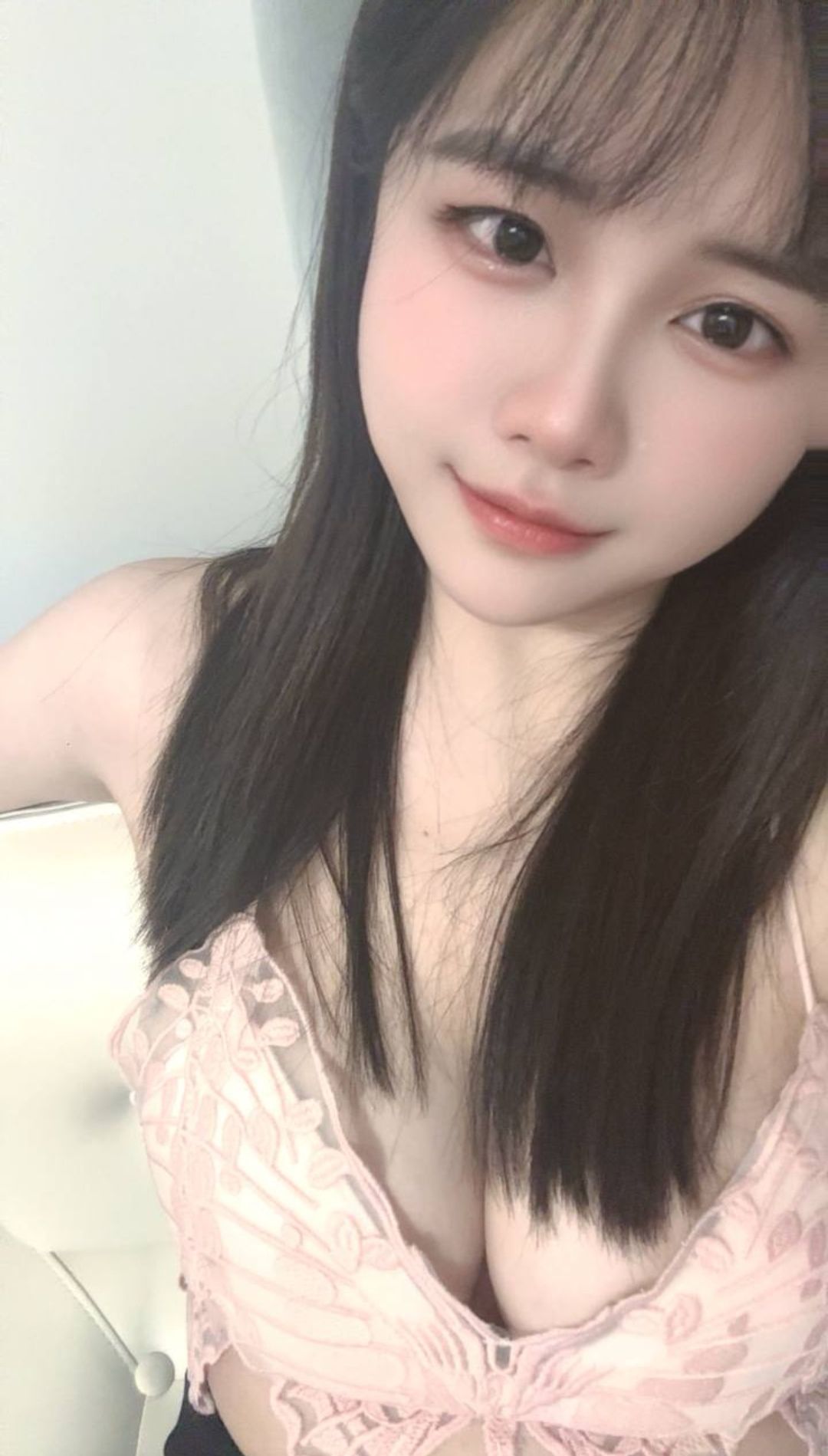 精致波霸小美女