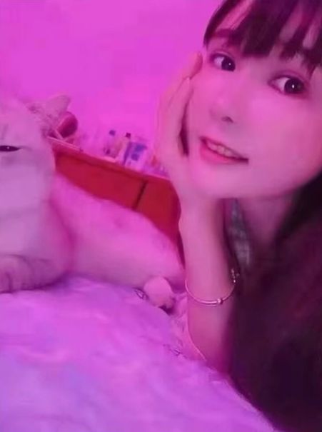 番禺广场小橘子 身材苗条 三点粉嫩 夹攻一流