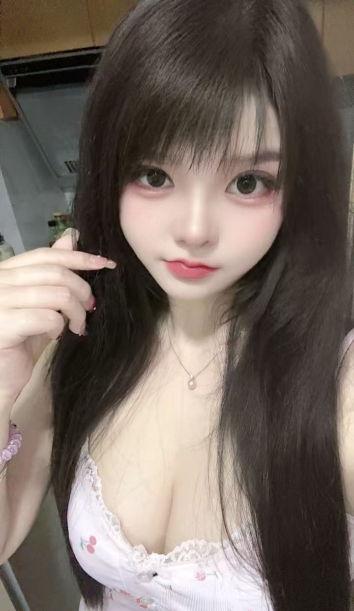 龙岗白嫩辣妹闹闹